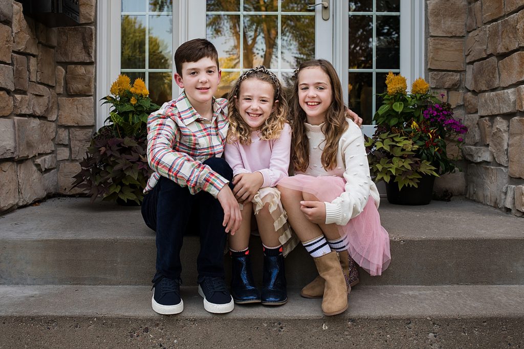 edina family photography - siblings smiling
