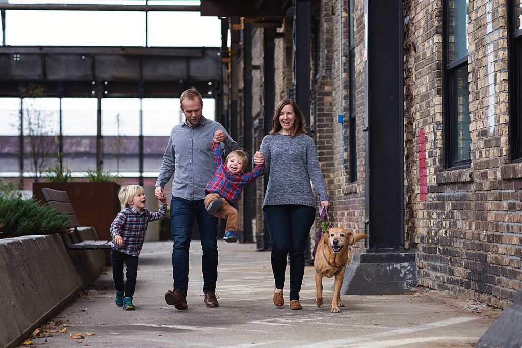 Consider an urban landscape for family photos when choosing the right location for your family photos.