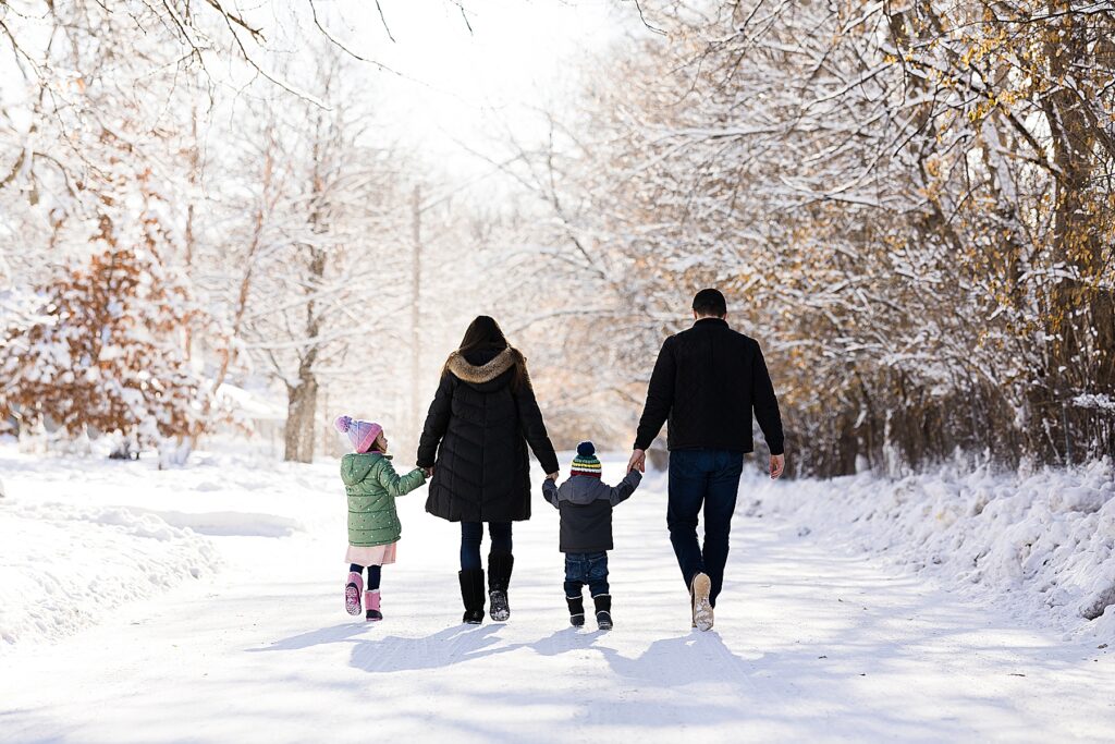 Winter walk with family of four in Edina, MN