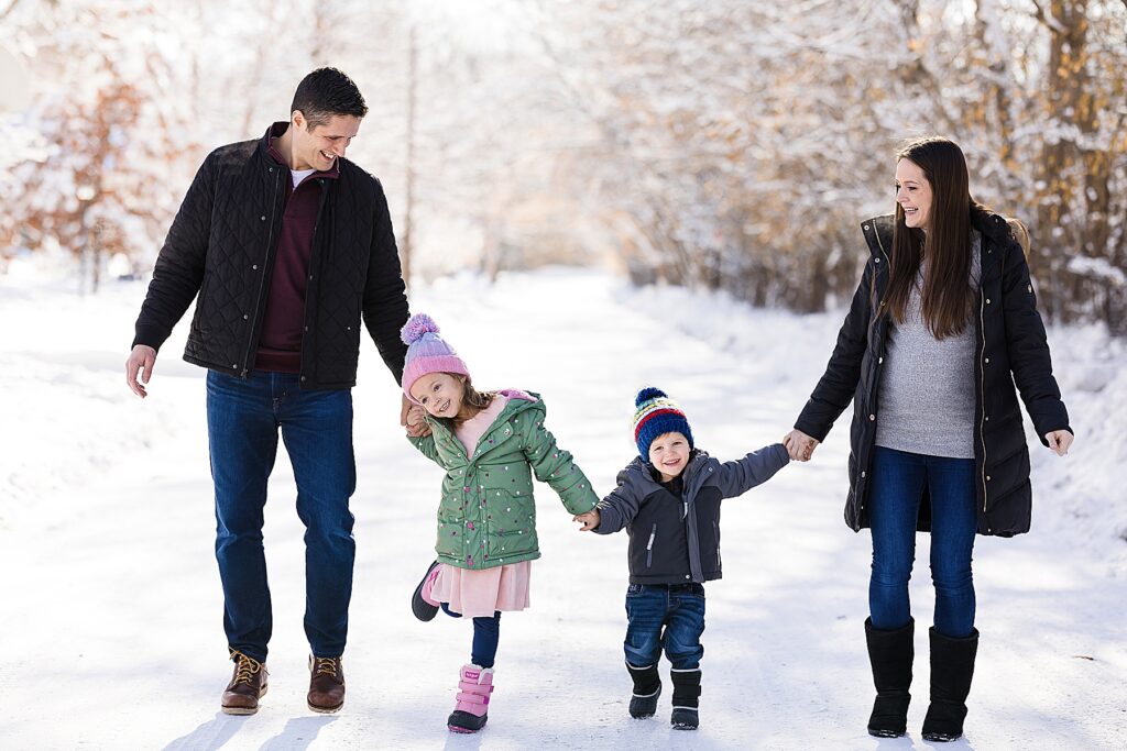 Winter family photos in Edina, MN